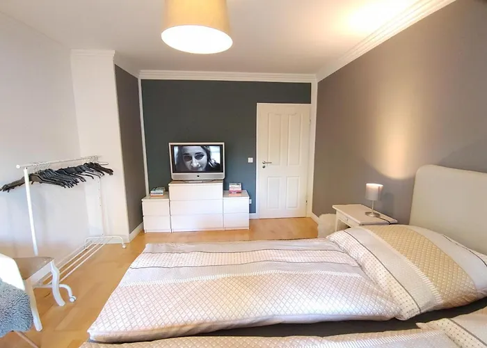 Alsternaehe Apartament *