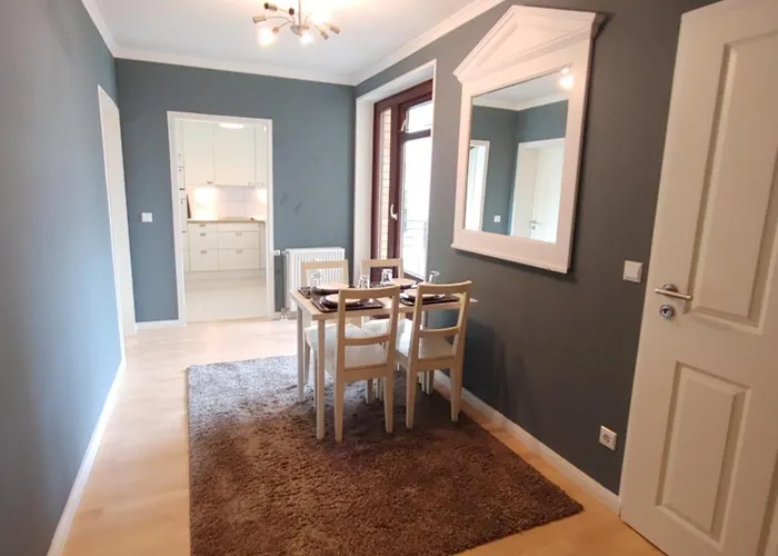 Alsternaehe Apartament